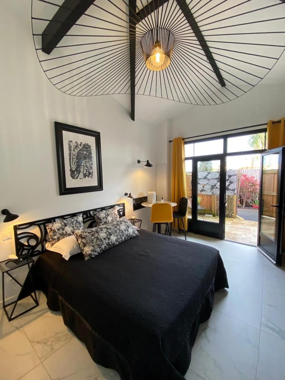 Hotel Particulier - Les Lodges Du Bassin D'Arcachon- Petit-Dejeuner Sur Demande- Prestations Haut De Gamme 居让梅斯特拉 外观 照片