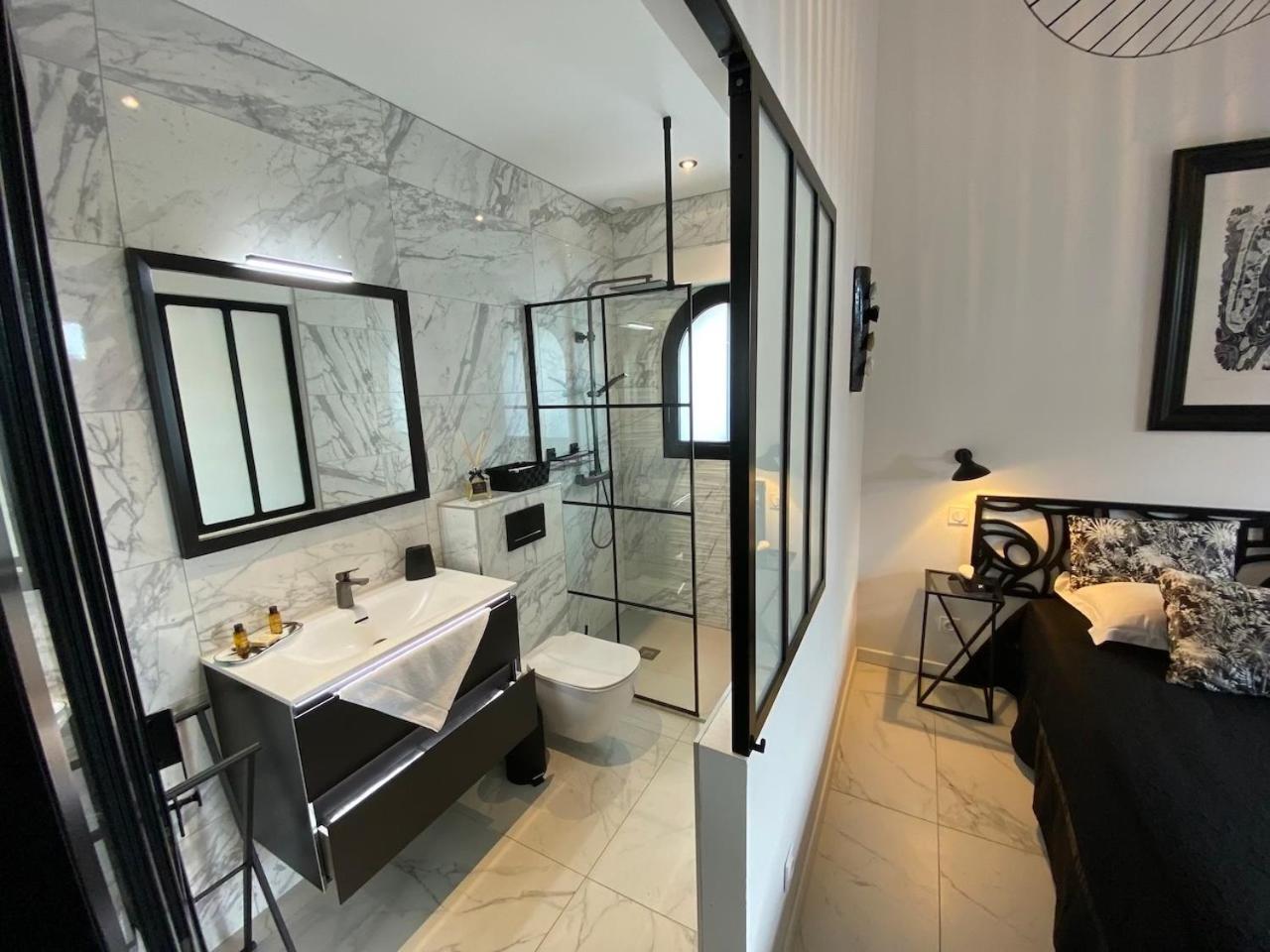 Hotel Particulier - Les Lodges Du Bassin D'Arcachon- Petit-Dejeuner Sur Demande- Prestations Haut De Gamme 居让梅斯特拉 外观 照片